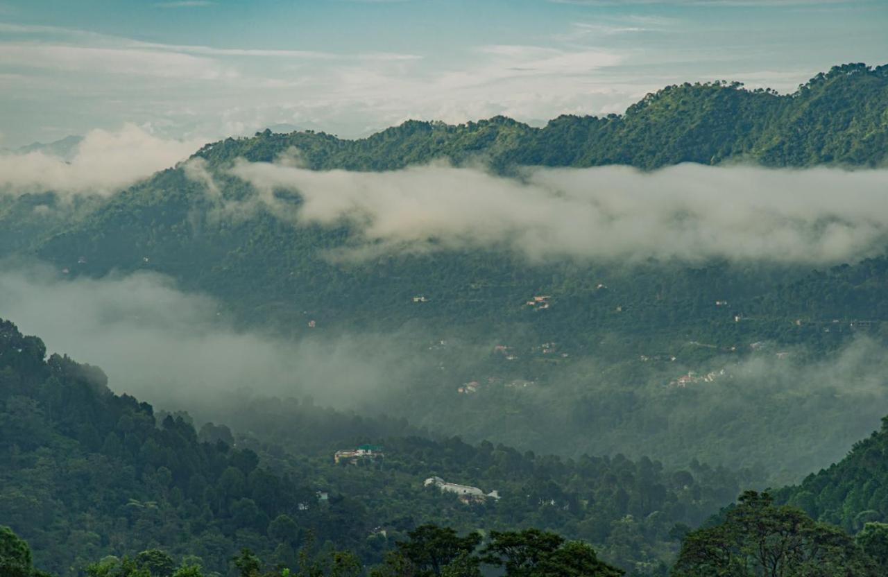 The Himalayan Mansion: Serviced Villa with Open-Air Lawn in Kasauli Exterior photo
