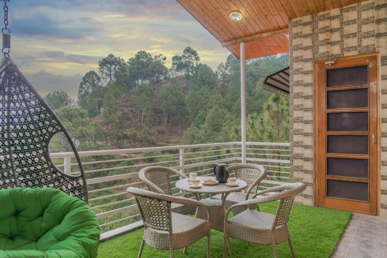 The Himalayan Mansion: Serviced Villa with Open-Air Lawn in Kasauli Exterior photo